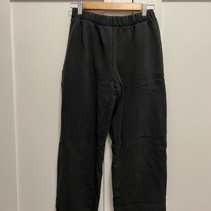 BLACK LONG SWEATPANTS